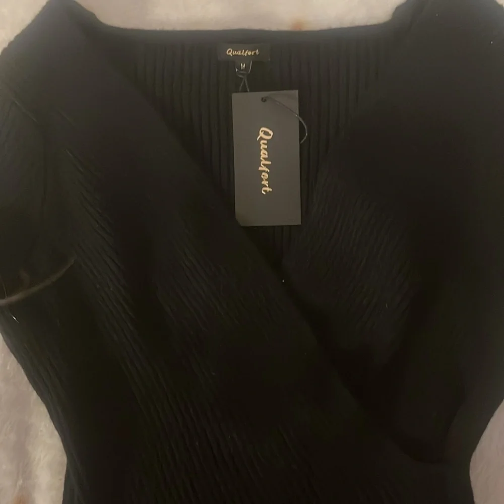 Qualfort size Medium black ribbed sweater - Picture 4 of 13